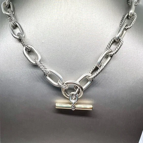 David Yurman Madison Toggle Chain Necklace with 18K Yellow Gold - Picture 2 of 13